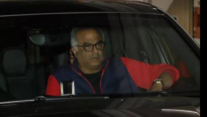  आपको बता दें कि 24 फरवरी को दुबई के एक होटल में बाथटब में डूबने की वजह से श्रीदेवी का निधन हो गया था और 28 फरवरी को राजकीय सम्मान के साथ उनका अंतिम संस्कार मुंबई में किया गया. (सभी तस्वीरें - मानव मंगलानी)