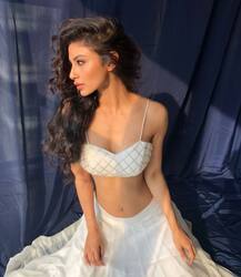 मौनी रॉय को मिल गया है \'Boy-Friend\', इंस्टाग्राम पर शेयर की तस्वीरें 