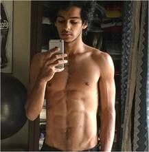 \'बियॉन्ड द क्लाउड्स\' के लिए शाहिद कपूर के भाई ईशान ने बनाई कुछ ऐसी बॉडी, देखें तस्वीरें