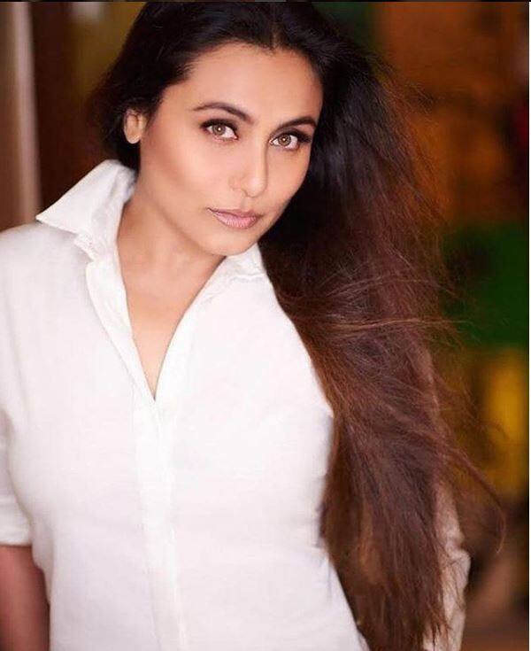 रानी मुखर्जी के करियर का माइलस्टोन मानी जाने वाली फिल्म 'ब्लैक' को लेकर रानी कहती हैं, 'ये एक मात्र ऐसी फिल्म है जिसे में दोबारा नहीं कर सकती. मुझे अपनी ज्यादातर फिल्मों को देखकर अक्सर खयाल आता है कि काश में इसे थोड़ा और बेहतर कर पाती या इस सीन को इस तरह से फिल्माया होता. लेकिन ब्लैक एक ऐसी फिल्म है जिसे मैं कभी दोबारा नहीं कर सकती. पता नहीं मैंने उस वक्त कैसे कर ली थी शायद अगर आज मुझे ये फिल्म ऑफर हुई होती तो मैं कभी नहीं कर पाती.'