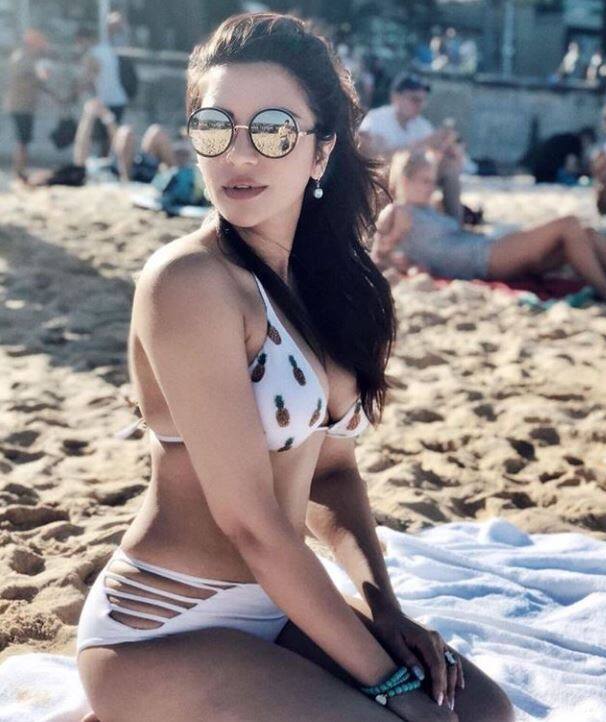 शमा की हालिया तस्वीर की बात करें तो इस तस्वीर में शमा टू-पीस बिकिनी में बेहद बोल्ड लग रही हैं. बता दें शमा की यह तस्वीर सोशल मीडिया पर खूब वायरल हो रही है. (फोटो इंस्टाग्राम)