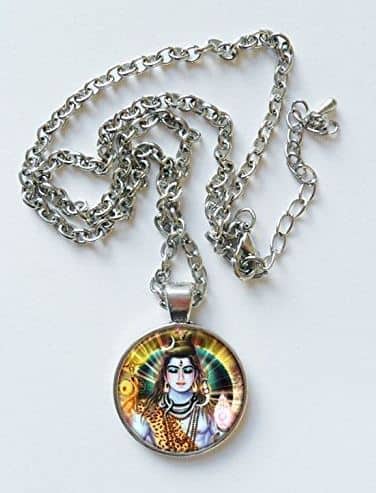 can we wear goddess and lords pendant? know what experts says क्या देवी-देवताओं का लॉकेट धारण करना चाहिए? जानिए क्या कहते हैं गुरुजी