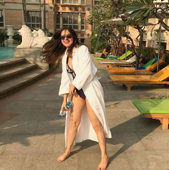   17 अगस्त 1987 में जन्मी श्रद्धा टीवी के अलावा वो फिल्म ‘पाठशाला’ और ‘निशब्द’ जैसी फिल्मों में भी काम कर चुकी हैं. श्रद्धा की ये तस्वीरें उनके इंस्टाग्राम हैंडल से ली गई हैं.