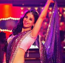 9 साल बाद \'बेवफा ब्यूटी\' से बड़े पर्दे पर उर्मिला ने किया कमबैक, देखें वीडियो