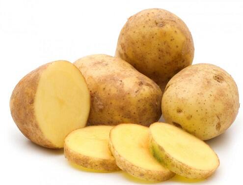 आलू- आलू कार्बोहाइड्रेट और शुगर का अच्छा स्रोत्र है. अधिक आलू का सेवन करने से फैट की मात्रा बहुत बढ़ जाती है. आलू को भूनकर खाने से तीव्रता से मोटापा बढ़ता है.