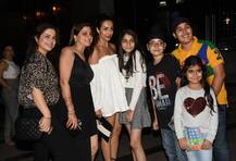 डिनर पार्टी में बोल्डनेस का तड़का लगाती नजर आईं मलाइका अरोड़ा, देखें तस्वीरें