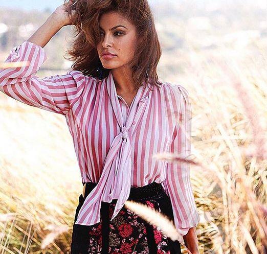 अपनी चिकनी त्वचा का राज बताते हुए एवा कहती हैं कि माइल्ड लेजर ट्रीटमेंट से ऐसा संभव हो पाया है. यह त्वचा को चिकना बनाए रखने में मदद करता है.