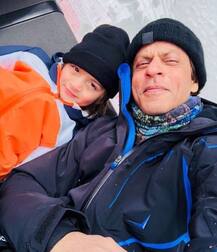 बेटे अबराम के साथ शाहरुख खान मना रहे हैं वेकेशन, वायरल हुई क्यूट तस्वीरें