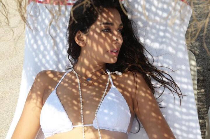  मोनिका की सभी तस्वीरें इंस्टाग्राम से ली गई हैं.