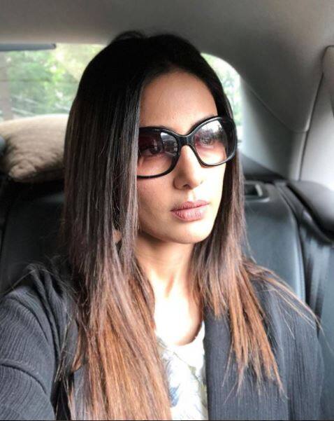 बिग बॉस की एक्स कंटेस्टेंट हिना खान बीते दिनों काफी ट्रोल हो रही थीं जिसको लेकर वो काफी अपसेट थीं. 