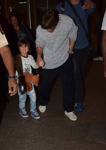 SEE PICS: एयरपोर्ट पर बेटे अबराम संग दिखे शाहरुख, मलाइका, करिश्मा और टाइगर भी आए नजर