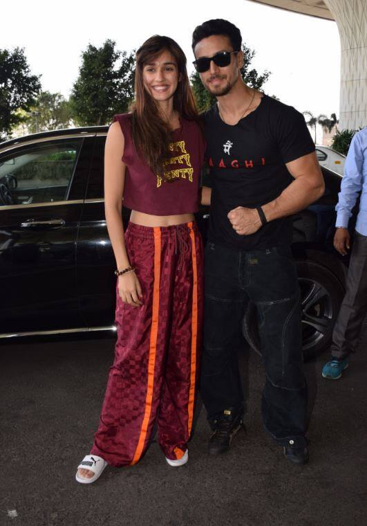दिशा पाटनी और टाइगर श्रॉफ मुंबई एयरपोर्ट पर एक साथ नजर आए.