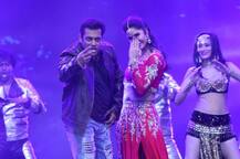 \'दबंग टूर\' में कैटरीना कैफ और सलमान ने लगाई स्टेज पर आग, देखें वायरल तस्वीरें