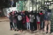 MP: हॉस्टल में गंदा सैनिटरी नैपकिन मिला तो वॉर्डन ने उतरवाए 40 लड़कियों के कपड़े