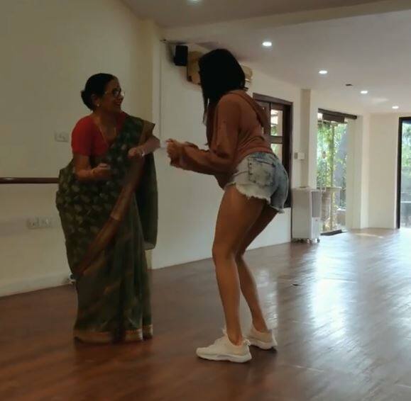 अदा ने वीडियो शेयर करते हुए लिखा है, 