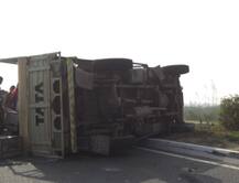 उत्तर प्रदेश : राजस्थान से लौटते वक्त सड़क हादसे में 58 तीर्थयात्री घायल