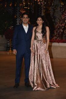 सगाई के बाद आकाश और श्लोका ने दी ग्रैंड पार्टी, बॉलीवुड-क्रिकेट जगत की हस्तियां हुईं शामिल