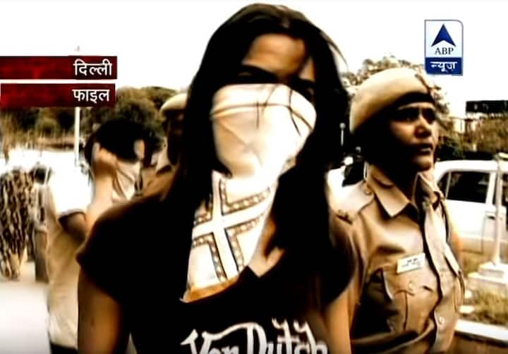 वो ग्राहक के पैसे में से लड़कियों को पैसे नहीं देती थी. उसने कई लड़कों को भी नौकरी पर रखा. कोई ड्राइवर का काम करता था तो कोई लड़कियों के साथ सुरक्षा के लिए जाता था. माना जाता है कि सोनू पंजाबन का जीवन हमेशा से चकाचौंध भरा रहा. वो कोर्ट में पेशी के लिए भी जाती थी तो बाकी लड़कियां चेहरा छुपाती थीं जबकि वह ऐसा नहीं करती थी. टीवी पर, अखबार में वो खुद को देख कर खुश होती थी.