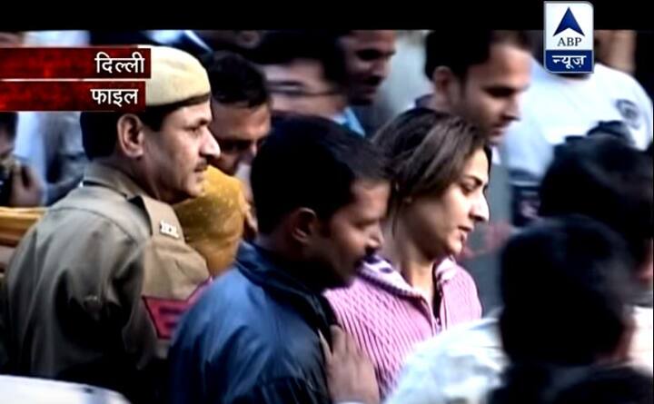 सोनू पंजाबन का नाम आए दिन मीडिया की सुर्खियों में होता है. लेकिन आखिर ये सोनू पंजाबन है कौन और इतनी चर्चाओं में क्यों रहती है? एक वक्त सोनू खुद कॉलगर्ल थी. लेकिन वक्त बीतने के साथ साथ सोनू का साम्राज्य बढ़ता चला गया. दिल्ली के अलावा अन्य राज्यों में भी सोनू का जाल फैला हुआ है. वो दलालों की मालकिन है. अलग-अलग इलाकों में फैले हुए दलाल उसके संरक्षण में काम करते हैं. सोनू इन दलालों का इलाका भी तय करती है और मोटे पैसे भी वसूलती है.