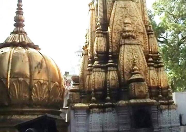 एसपी शैलेंद्र राय ने कहा कि 6-6 घंटे की शिफ्ट में 6-6 जवानों की ड्यूटी गर्भगृह में रहती है. 18 जवानों को धोती-कुर्ता उपलब्ध कराया गया है. मंदिर कैंपस और बाहरी इलाके में कहीं भी अन्य जगह ये ड्रेस कोड लागू नहीं होगा. 