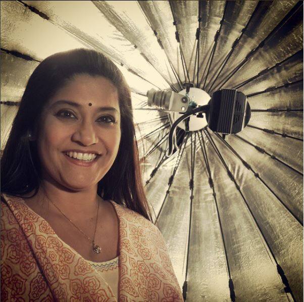  साल 2009 में उन्होंने पहली बार मराठी फिल्म 'रीटा' को डायरेक्ट किया. खास बात यह है कि इस फिल्म में रेणुका ने कहानी के पात्र 'रीटा' की दोस्त, गाइड और दार्शनिक की भूमिका भी निभाई. 