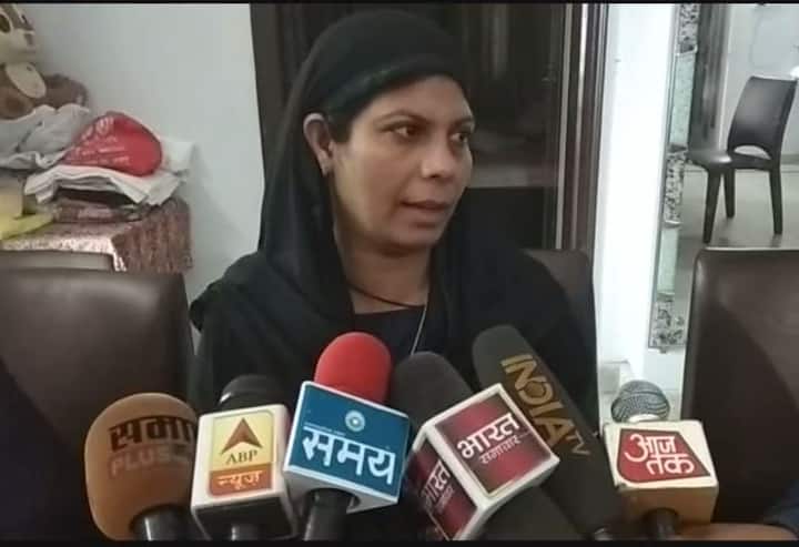 हालांकि परिवार ने नसीम और अरशद को निर्दोष बताया है और अदालत जाने की बात कही है. दूसरी ओर पुलिस का कहना है कि पाकिस्तान में इनके रिश्तेदार रहते हैं जिन्होंने इन्हें आतंक का रास्ता दिखाया और इसी के बूते इन लोगों ने पैसा कमाया.