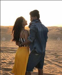 दुबई में ब्वॉयफ्रेंड के साथ हॉलीडे पर हैं हिना खान, इंस्टा पर शेयर की रोमांटिक तस्वीरें