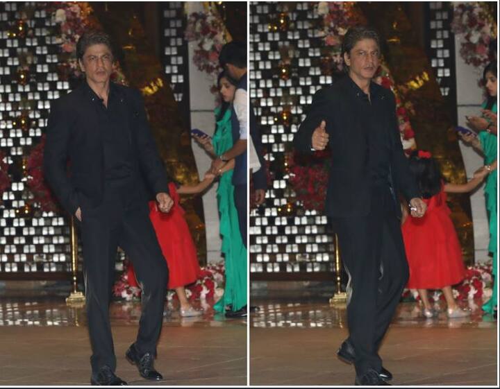 शाहरुख और गौरी दोनों यूं तो इस पार्टी में आकाश और श्लोका को शुभकामनाएं देने पहुंचे थे. लेकिन इस दौरान एक चीज थी जो थोड़ी अटपटी जरूर लगी.