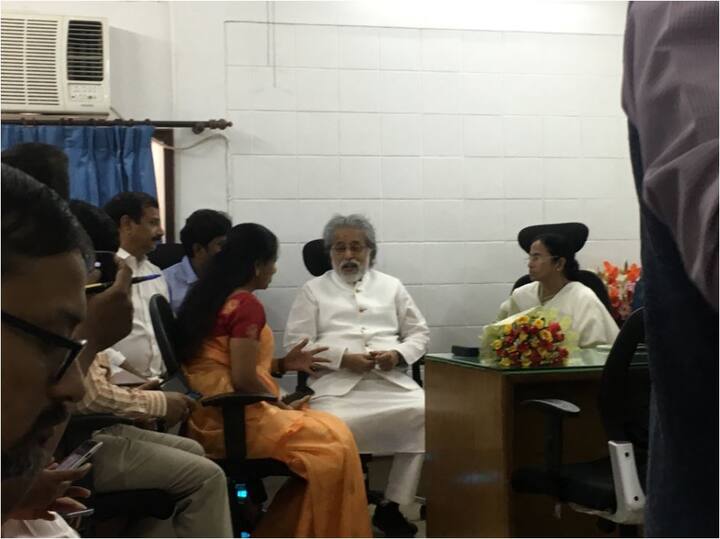 हालांकि मीटिंग को लेकर ममता बनर्जी का कोई आधिकारिक बयान नहीं आया है लेकिन उनसे मिलने वाले नेताओं का कहना है कि पश्चिम बंगाल की मुख्यमंत्री की इस कोशिश में हम उनके साथ हैं. 