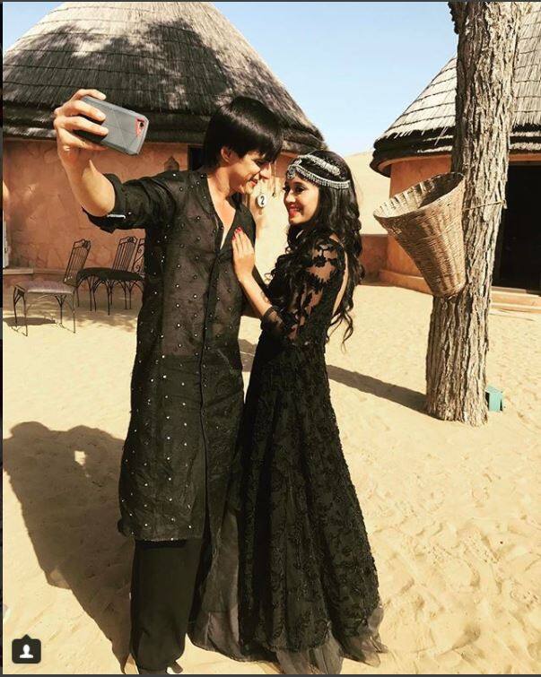 ये दोनों स्टार्स अक्सर ही रोमांटिक तस्वीरें भी सोशल मीडिया पर शेयर करते रहते हैं. (Photo: @shivangijoshi18)