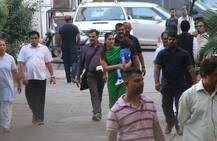 Photos: मम्मी करीना कपूर खान से मिलने सेट पर पहुंचे क्यूट तैमूर, तस्वीरें हुईं वायरल