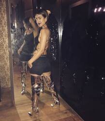 HOT निया शर्मा ने इस्टाग्राम पर शेयर कर दी ऐसी तस्वीर कि कहना पड़ा \'आप न करें ये काम\'