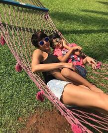 सदाबहार मंदिरा बेदी कुछ इस अंदाज में मना रही हैं गोवा में वेकेशन, देखें तस्वीरें