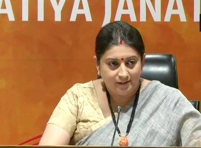 स्मृति का सिब्बल पर लैंड स्कैम का आरोप, कांग्रेस नेता बोले- पीएम से पूछिए कि मेहुल भाई को कैसे जानते हैं Smriti Irani done Press Confrence on Kapil sibbal, Sibbal reverts back स्मृति का सिब्बल पर लैंड स्कैम का आरोप, कांग्रेस नेता बोले- पीएम से पूछिए कि मेहुल भाई को कैसे जानते हैं