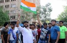 CBSE पेपर लीक: छात्रों का देशभर में प्रदर्शन, दोबारा एग्जाम होने से हैं नाराज