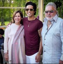 जानें, कौन है वो एयरहोस्टेस जिससे विजय माल्या कर रहे हैं तीसरी शादी