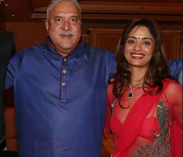 गौरतलब हैं कि माल्या की तुलना में पिंकी काफी छोटी हैं.
