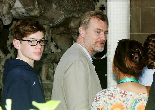 क्रिस्टोफर आज सुबह ही अपने पत्नी और तीनों बच्चों के साथ मुंबई पहुंचे हैं. (तस्वीर: मानव मंगलानी)