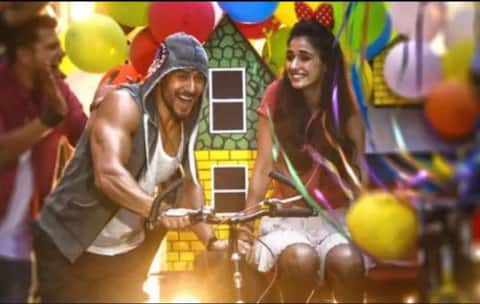बागी-2 देखने का प्लान बना रहे हैं? पहले फिल्म की खास बातें तो जान लीजिए बागी-2 देखने का प्लान बना रहे हैं? पहले फिल्म की खास बातें तो जान लीजिए