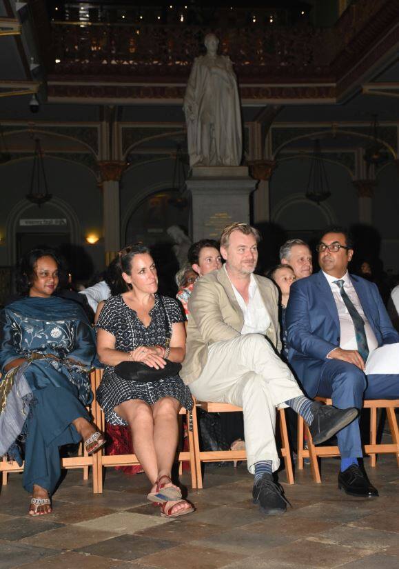 नोलन भारत में सिनेमा के भविष्य पर आधारित एक इवेंट में शामिल होने के लिए यहां आए है. क्रिस्टोफर इस मुद्दे पर अपने विचार सभी के सामने रखेंगे. (तस्वीर: मानव मंगलानी)