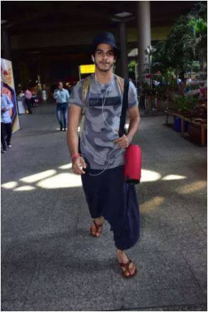 ईशान खट्टर ने भी कोलकाता में शूटिंग के बाद मुंबई का रूख किया है. ये तस्वीरें मुंबई एयरपोर्ट की है.