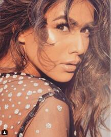 ट्रांसपेरेंट ड्रेस पहन निया शर्मा ने पोस्ट की तस्वीरें, यूजर्स ने दिये ऐसे रिएक्शन