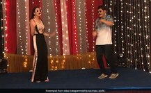 Video: तिवारी जी को गोरी मेम ने मारी \'अखियों से गोली\', अब क्या करेंगी अंगूरी भाभी