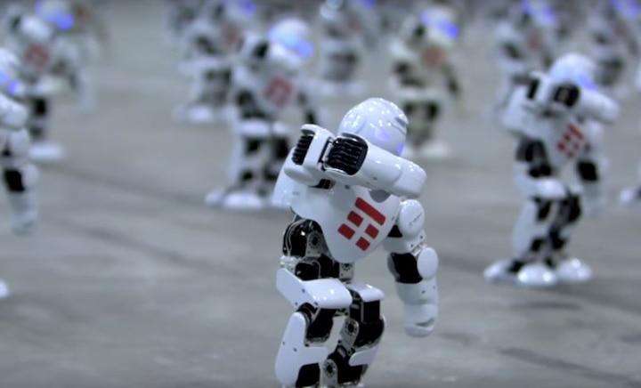 New kind of robots made in Singapore, will go door to door delivery of ration and goods सिंगापुर में रोबोट घर-घर जाकर सामान की डिलीवरी करेंगे, नहीं रहेगा संक्रमण का खतरा
