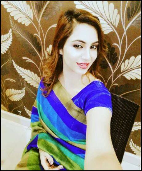 इसमें कोई दो राय नहीं है कि बिग बॉस के घर में आना अर्शी के लिए नेम के साथ फेम भी लेकर आया था, साथ ही यह शो उनकी जिंदगी का टर्निंग प्वाइंट भी माना जा रहा है. (सभी तस्वीरें इंस्टाग्राम से ली गईं हैं)