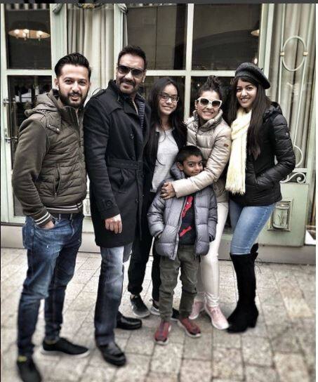 अजय देवगन ने फैमिली के साथ पेरिस में मनाया जन्मदिन Ajay Devgn rings in 49th birthday with family in Paris अजय देवगन ने फैमिली के साथ पेरिस में मनाया जन्मदिन
