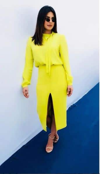  आपको बता दें कि आने वाली फिल्म 'भारत' में सलमान और प्रियंका की ये जोड़ी एक बार फिर साथ काम करने जा रही हैं. 