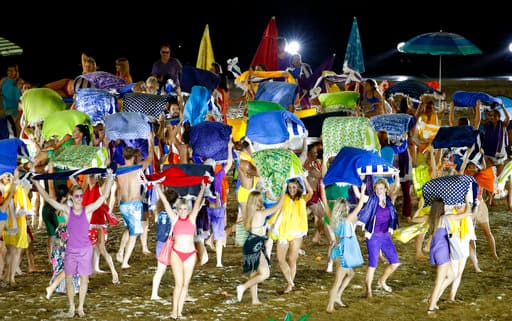 4000 Used Condoms Blocked Drainage at Sports Village During Commonwealth Games 2010 Condoms CWG Delhi : கழிவு வடிகால்களில் 4000-க்கும் அதிகமான ஆணுறைகள்.. காமன்வெல்த் கிராமத்தில் நடந்தது என்ன?