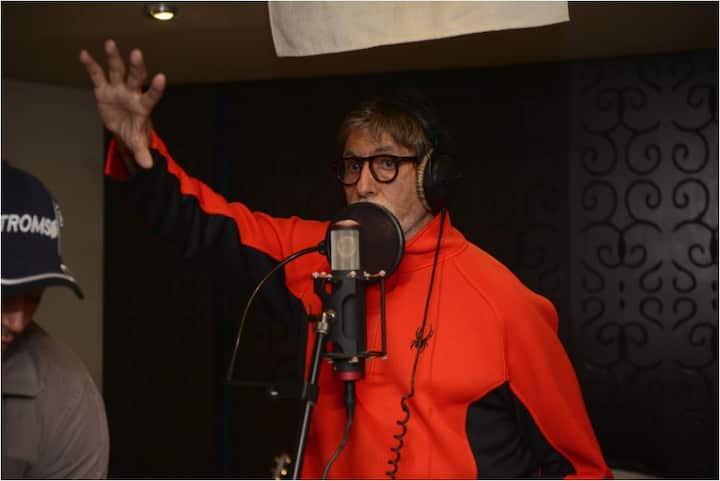 बता दें कि हाल ही में फिल्म की शूटिंग के दौरान बिग बी की तबीयत खराब होने की खबरें आई थीं.
