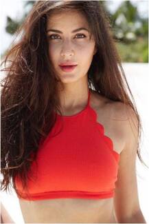 Red में कैटरीना ने लगाई इंटरनेट पर आग